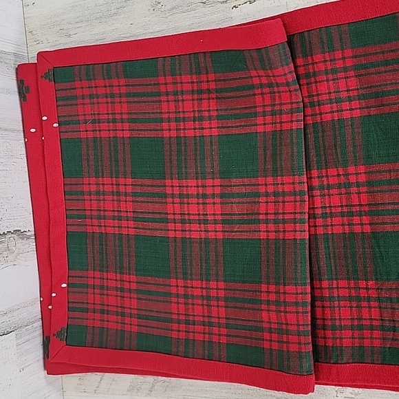 Crate & Barrel Snowy Woods red green reversible table runner 14" x 108" FLAWS - Picture 4 of 11